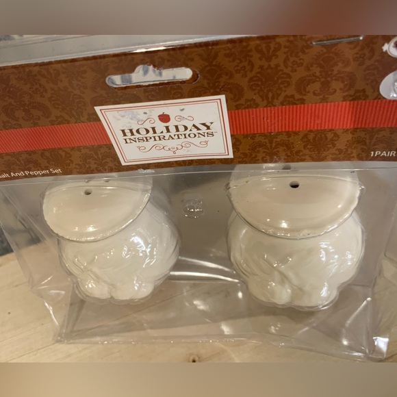 BNIB Holiday Inspirations Ceramic Acorn Oak Leaf Salt & Pepper Shakers - Picture 6 of 8